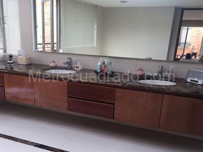 Casa de 5 alcobas en venta en San Jose De Bavaria, Bogotá, 520 m² · foto 12 de 20