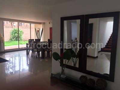 Casa de 5 alcobas en venta en San Jose De Bavaria, Bogotá, 520 m² · foto 4 de 20