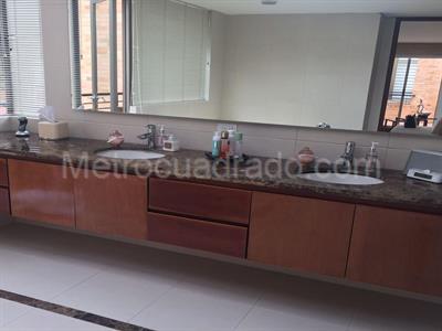 Casa de 5 alcobas en venta en San Jose De Bavaria, Bogotá, 520 m² · foto 10 de 20