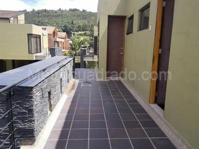 Casa de 4 alcobas en venta en San Jose De Bavaria, Bogotá, 500 m² · foto 2 de 19