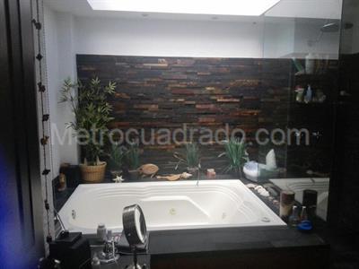 Casa de 5 alcobas en venta en San Jose De Bavaria, Bogotá, 430 m² · foto 12 de 20