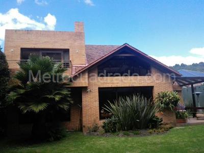 Casa de 5 alcobas en venta en San Jose De Bavaria, Bogotá, 430 m² · foto 2 de 20