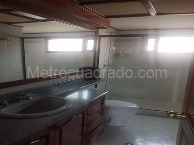 Casa de 4 alcobas en venta en San Jose De Bavaria, Bogotá, 350 m² · foto 16 de 20