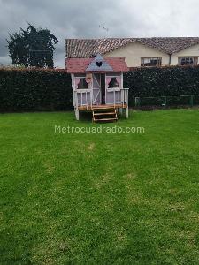 Casa de 3 alcobas en venta en San Jose De Bavaria, Bogotá, 400 m² · foto 12 de 13