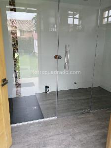 Casa de 3 alcobas en venta en San Jose De Bavaria, Bogotá, 400 m² · foto 3 de 13