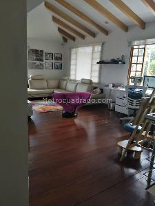 Casa de 3 alcobas en venta en San Jose De Bavaria, Bogotá, 400 m² · foto 2 de 13