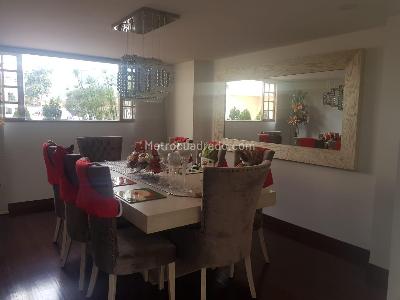Casa de 3 alcobas en venta en San Jose De Bavaria, Bogotá, 400 m² · foto 4 de 20