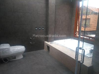 Casa de 5 alcobas en venta en San Jose De Bavaria, Bogotá, 570 m² · foto 18 de 20