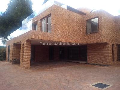Casa de 5 alcobas en venta en San Jose De Bavaria, Bogotá, 570 m² · foto 3 de 20