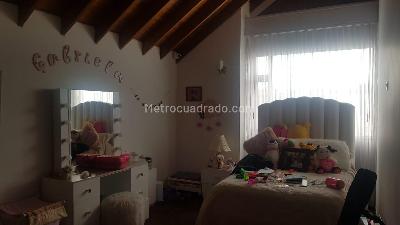 Casa de 4 alcobas en venta en San Jose De Bavaria, Bogotá, 320 m² · foto 15 de 19