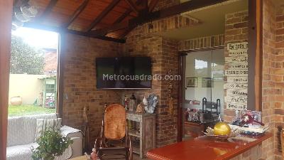 Casa de 4 alcobas en venta en San Jose De Bavaria, Bogotá, 320 m² · foto 2 de 19