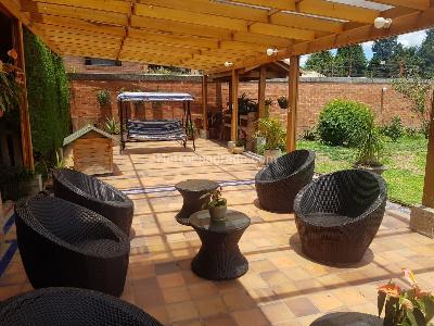 Casa de 4 alcobas en venta en San Jose De Bavaria, Bogotá, 450 m² · foto 1 de 20