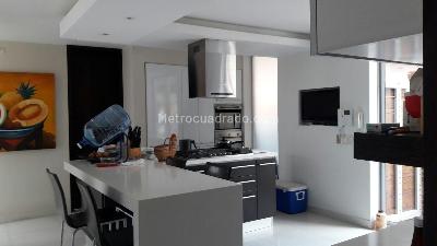 Casa de 4 alcobas en venta en San Jose De Bavaria, Bogotá, 400 m² · foto 15 de 20