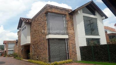 Casa de 4 alcobas en venta en San Jose De Bavaria, Bogotá, 400 m² · foto 2 de 20