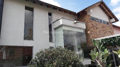 Casa de 4 alcobas en venta en San Jose De Bavaria, Bogotá, 400 m² · foto 3 de 20