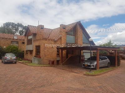 Casa de 4 alcobas en venta en San Jose De Bavaria, Bogotá, 256 m² · foto 2 de 17