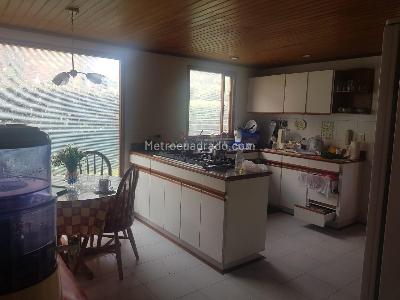 Casa de 4 alcobas en venta en San Jose De Bavaria, Bogotá, 256 m² · foto 7 de 17