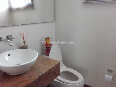 Casa en venta en San Jose De Bavaria, Bogotá · foto 9 de 20