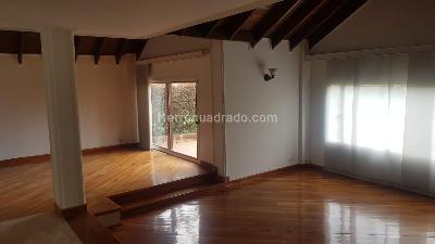 Casa de 4 alcobas en venta en San Jose De Bavaria, Bogotá, 240 m² · foto 3 de 18