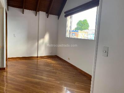 Casa de 4 alcobas en venta en San Jose De Bavaria, Bogotá, 240 m² · foto 4 de 18