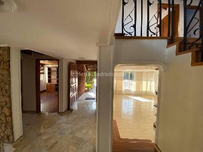 Casa de 4 alcobas en venta en San Jose De Bavaria, Bogotá, 240 m² · foto 8 de 18