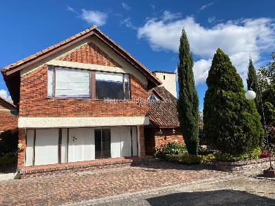 Casa de 4 alcobas en venta en San Jose De Bavaria, Bogotá, 240 m² · foto 10 de 18