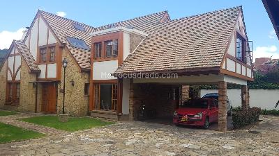 Casa de 4 alcobas en venta en San Jose De Bavaria, Bogotá, 320 m² · foto 2 de 20