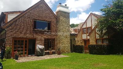 Casa de 4 alcobas en venta en San Jose De Bavaria, Bogotá, 320 m² · foto 1 de 20