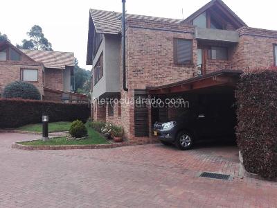 Casa de 5 alcobas en venta en San Jose De Bavaria, Bogotá, 420 m² · foto 3 de 15