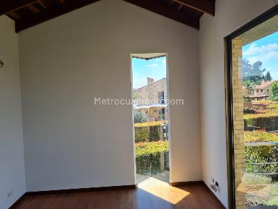 Casa de 5 alcobas en venta en San Simon, Bogotá, 300 m² · foto 11 de 14