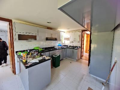Casa de 5 alcobas en venta en San Simon, Bogotá, 300 m² · foto 14 de 14
