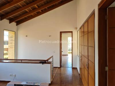 Casa de 5 alcobas en venta en San Simon, Bogotá, 300 m² · foto 9 de 14