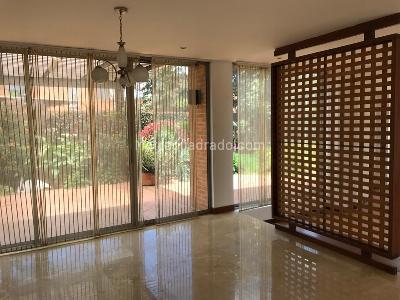 Casa de 5 alcobas en venta en San Simon, Bogotá, 400 m² · foto 3 de 9