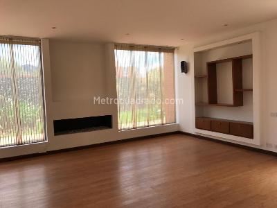 Casa de 5 alcobas en venta en San Simon, Bogotá, 400 m² · foto 2 de 9