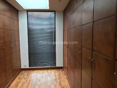 Casa de 5 alcobas en venta en San Simon, Bogotá, 400 m² · foto 5 de 9