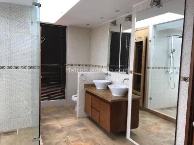 Casa de 5 alcobas en venta en San Simon, Bogotá, 400 m² · foto 7 de 9