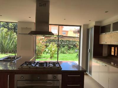Casa de 5 alcobas en venta en San Simon, Bogotá, 400 m² · foto 9 de 9