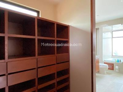 Casa de 4 alcobas en venta en San Jose De Bavaria, Bogotá, 480 m² · foto 11 de 19
