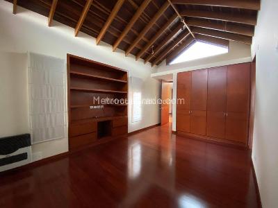 Casa de 4 alcobas en venta en San Jose De Bavaria, Bogotá, 480 m² · foto 13 de 19