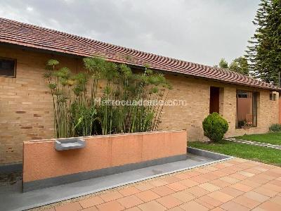 Casa de 4 alcobas en venta en San Jose De Bavaria, Bogotá, 480 m² · foto 3 de 19