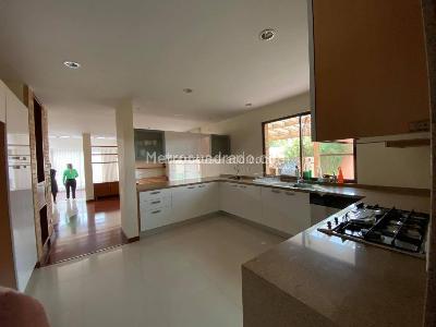 Casa de 4 alcobas en venta en San Jose De Bavaria, Bogotá, 480 m² · foto 6 de 19