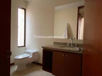 Casa de 4 alcobas en venta en San Jose De Bavaria, Bogotá, 480 m² · foto 8 de 19