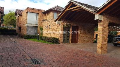 Casa de 4 alcobas en venta en San Jose De Bavaria, Bogotá, 350 m² · foto 3 de 19