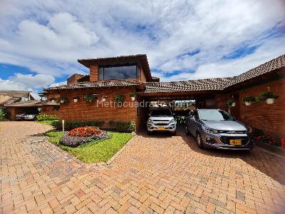 Casa de 3 alcobas en venta en San Jose De Bavaria, Bogotá, 320 m² · foto 18 de 20