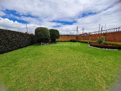 Casa de 3 alcobas en venta en San Jose De Bavaria, Bogotá, 320 m² · foto 19 de 20