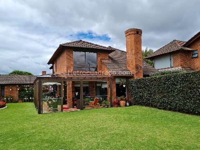 Casa de 3 alcobas en venta en San Jose De Bavaria, Bogotá, 320 m² · foto 1 de 20