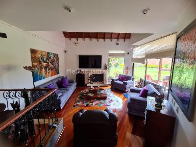 Casa de 3 alcobas en venta en San Jose De Bavaria, Bogotá, 320 m² · foto 3 de 20