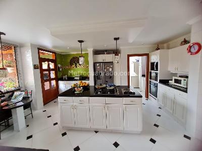 Casa de 3 alcobas en venta en San Jose De Bavaria, Bogotá, 320 m² · foto 9 de 20