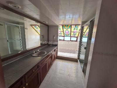 Casa de 4 alcobas en venta en San Jose De Bavaria, Bogotá, 350 m² · foto 19 de 20