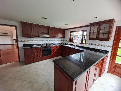 Casa de 4 alcobas en venta en San Jose De Bavaria, Bogotá, 350 m² · foto 6 de 20